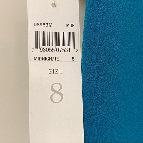 Donna Morgan Bell Sleeve Dress - Picture 5 of 6